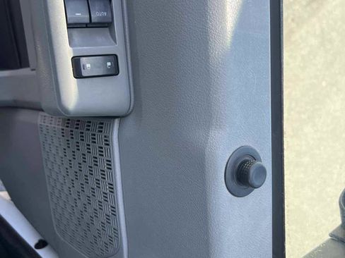 Used 2013 Ford E-150 and Econoline 150 RWD image 11