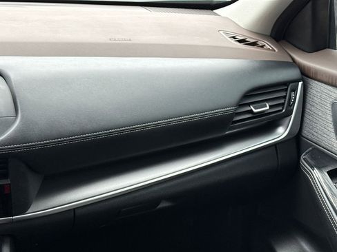 Used 2023 Nissan Rogue SV image 16