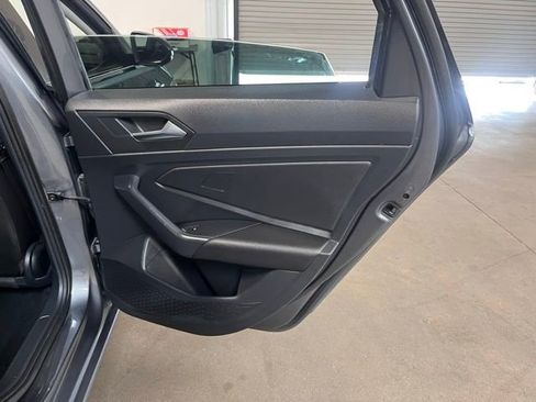 Used 2021 Volkswagen Jetta SE FWD image 15