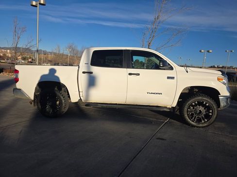 Used 2017 Toyota Tundra SR5 image 9