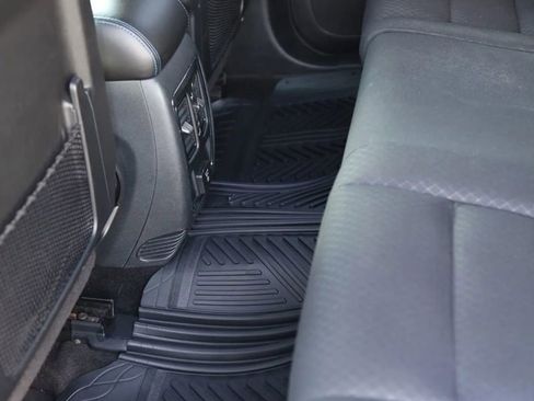 Used 2018 Jeep Grand Cherokee Laredo image 32