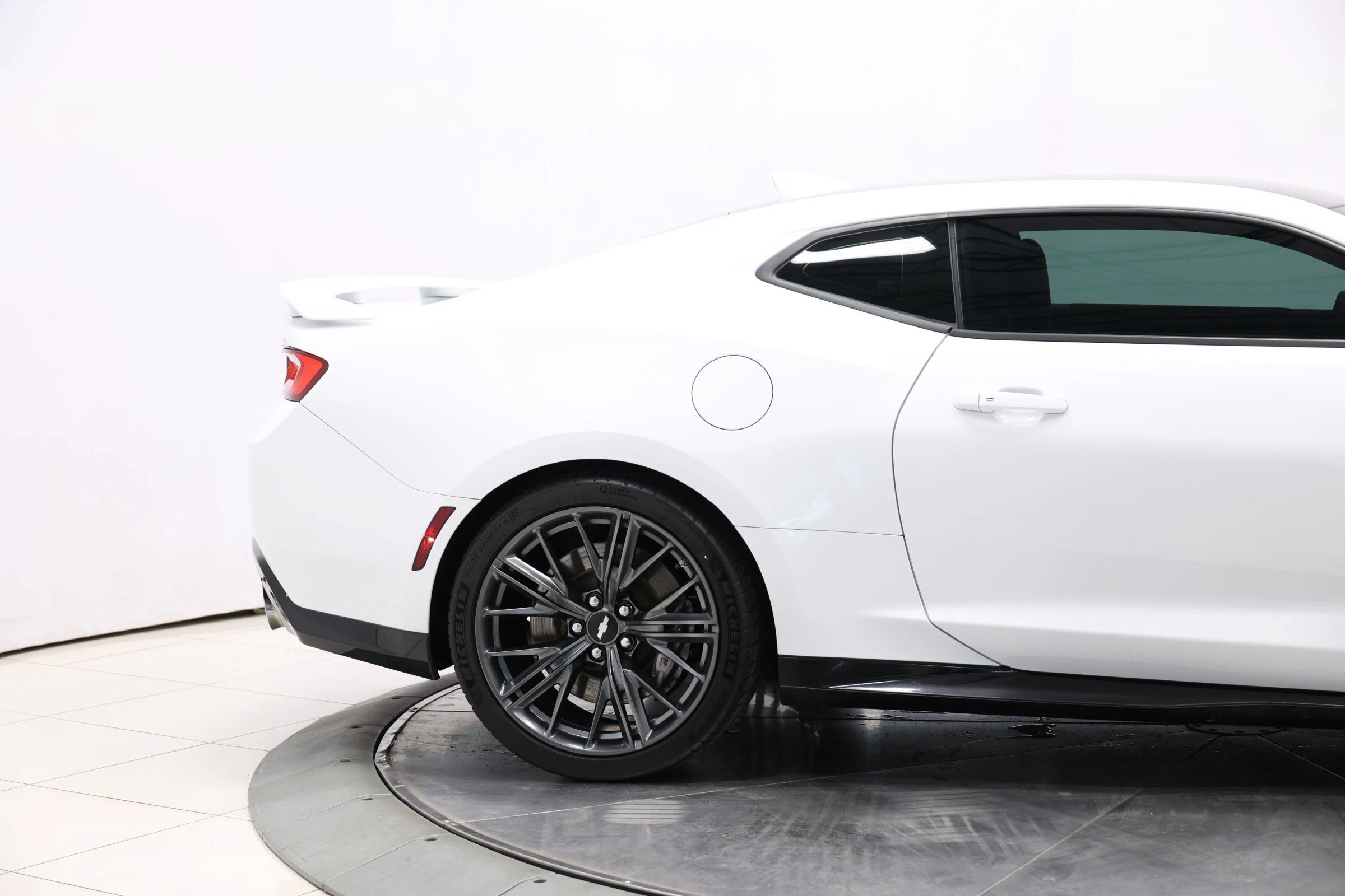 Used 2018 Chevrolet Camaro ZL1 RWD image 70