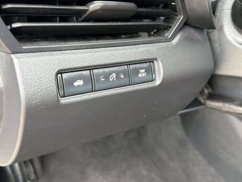 Used 2024 Nissan Altima 2.5 SV FWD image 17
