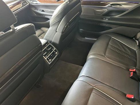 Used 2022 BMW 745e xDrive w/ M Sport Package AWD/4WD image 11