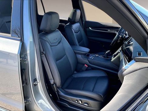 Certified 2023 Cadillac XT6 Sport w/ Technology Package image 7