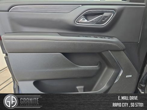 Used 2024 GMC Yukon SLT AWD/4WD image 10
