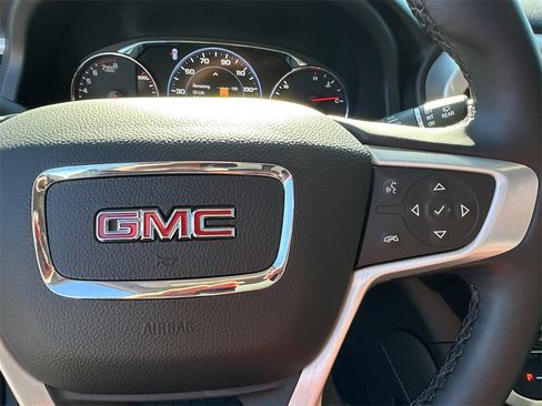 Used 2023 GMC Acadia SLT w/ Elevation Edition image 27