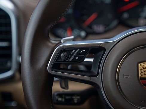 Used 2018 Porsche Cayenne GTS AWD/4WD image 7