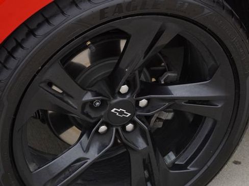 Used 2020 Chevrolet Camaro LT image 11