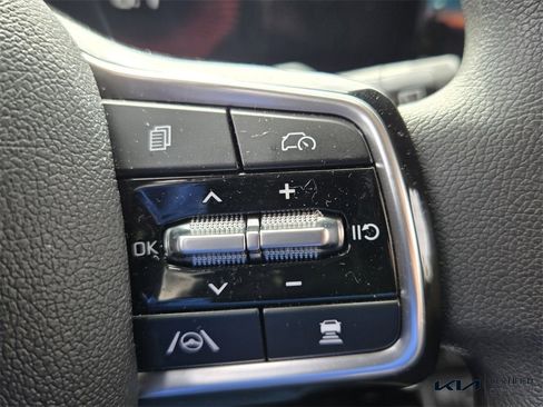 Used 2025 Kia Sorento LX image 27