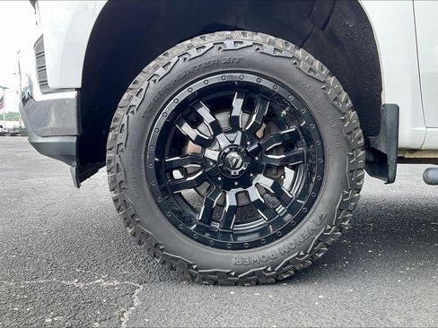 Used 2019 Chevrolet Silverado 1500 W/T w/ WT Convenience Package AWD/4WD image 9
