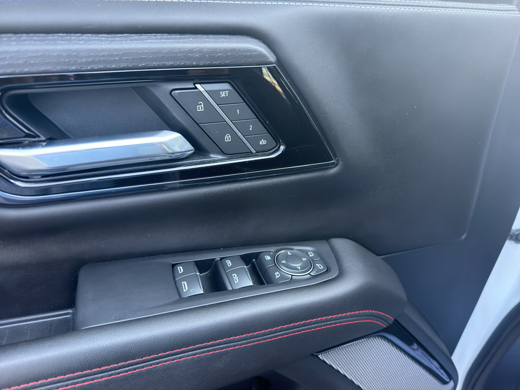 Used 2025 GMC Yukon AT4 Ultimate w/ LPO, Floor Liner Package AWD/4WD image 21