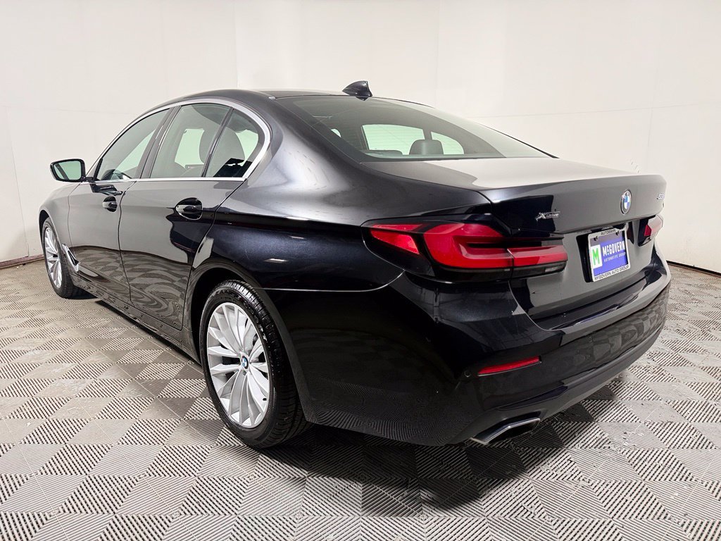 Used 2023 BMW 530i xDrive w/ Premium Package AWD/4WD image 4
