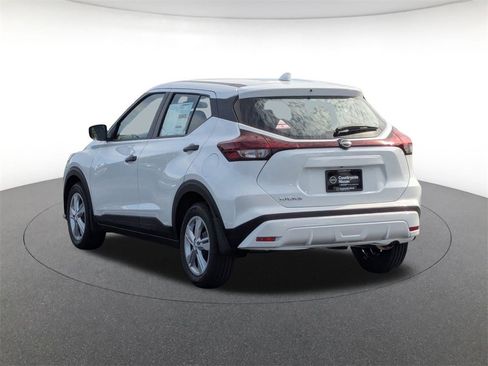 New 2025 Nissan Kicks Play S image 7