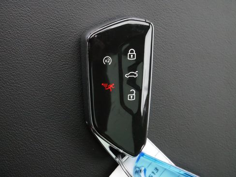 Certified 2025 Volkswagen Atlas Cross Sport SEL R-Line image 36