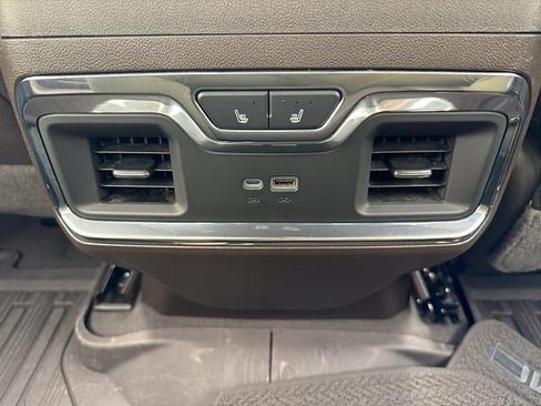 Used 2024 GMC Sierra 2500 Denali w/ Denali Reserve Package AWD/4WD image 25