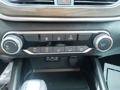 Used 2024 Nissan Altima 2.5 SV FWD image 23