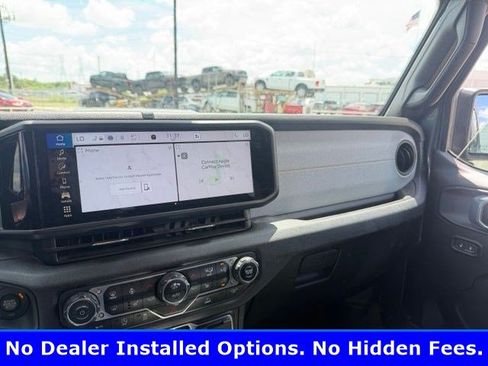 Used 2024 Jeep Gladiator Sport AWD/4WD image 7
