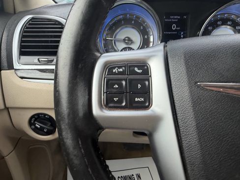 Used 2012 Chrysler 300 Limited image 25