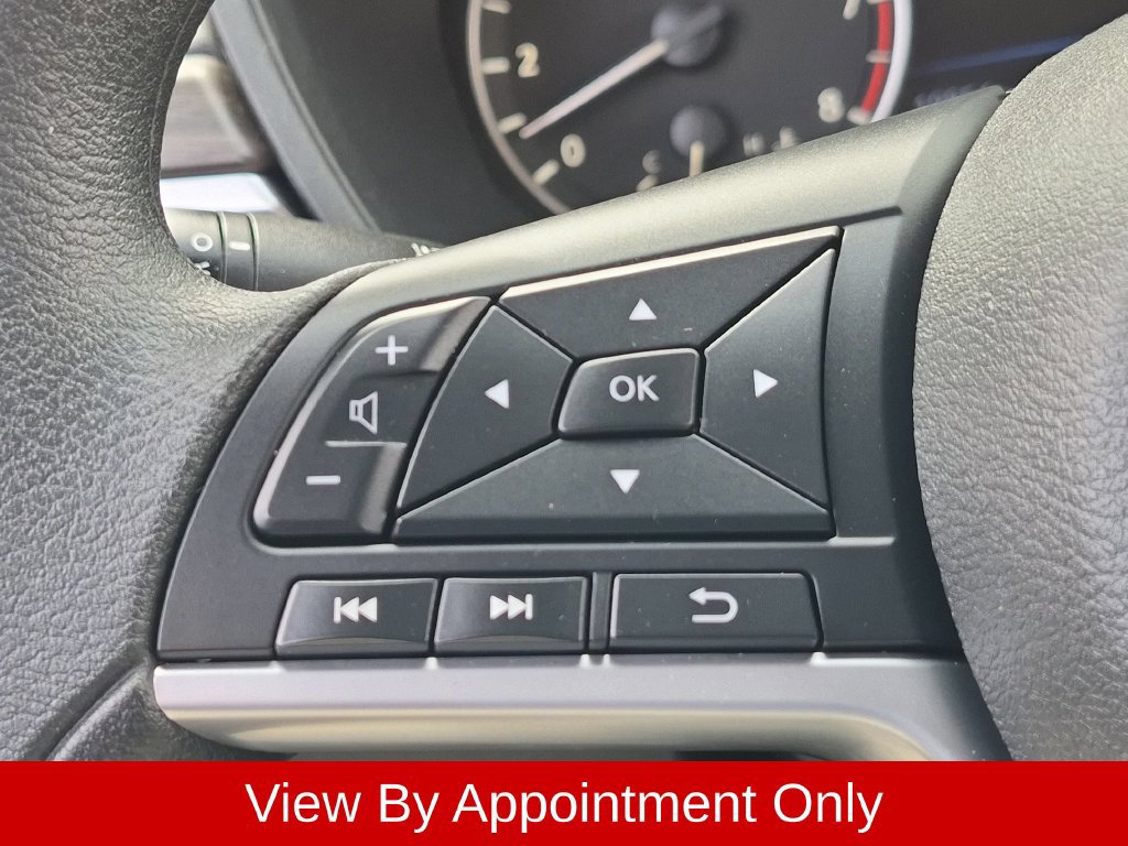 Used 2025 Nissan Altima 2.5 SV FWD image 17