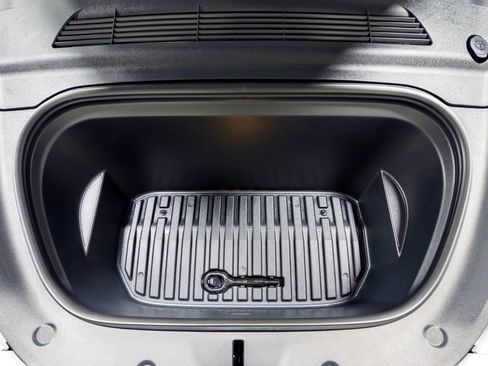 Used 2023 Tesla Model Y Long Range image 25