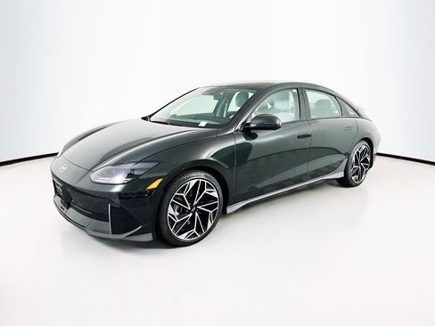 Used 2023 Hyundai Ioniq 6 Limited image 3