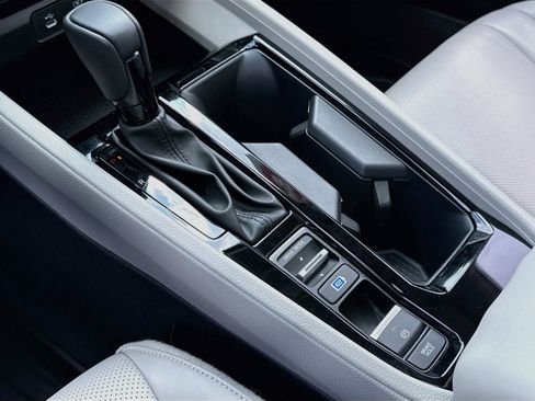 Used 2023 Honda Accord EX-L image 19