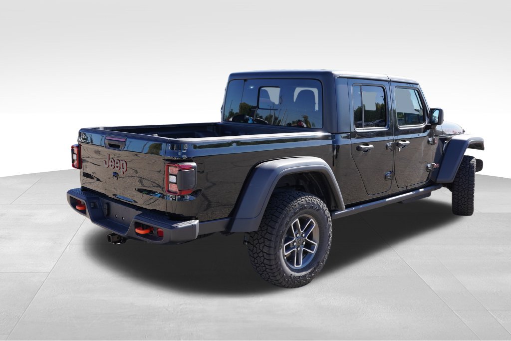 Used 2026 Jeep Gladiator Mojave AWD/4WD image 3