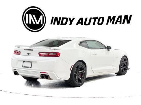 Used 2018 Chevrolet Camaro SS RWD image 4