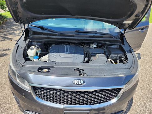 Used 2017 Kia Sedona LX w/ LX Essentials Premium Package FWD image 14
