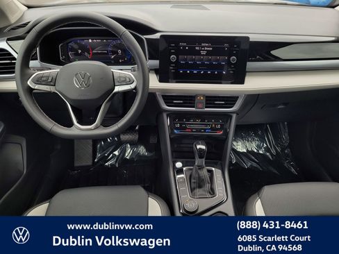 New 2025 Volkswagen Taos SEL image 12