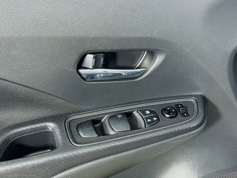 Used 2021 Nissan Versa SV image 24