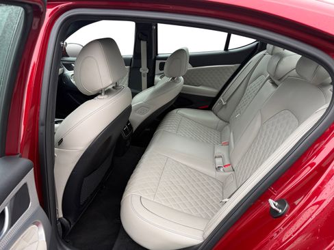 Used 2022 Genesis G70 3.3T image 16