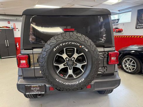 Used 2018 Jeep Wrangler Rubicon AWD/4WD image 5