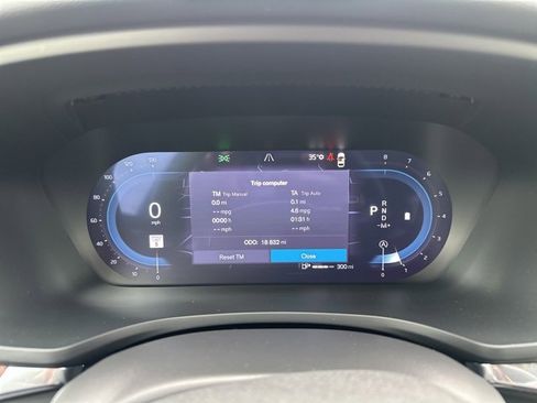 Certified 2025 Volvo V60 B5 Cross Country Plus image 26