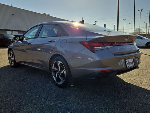 Certified 2023 Hyundai Elantra SEL w/ Convenience Package image 28