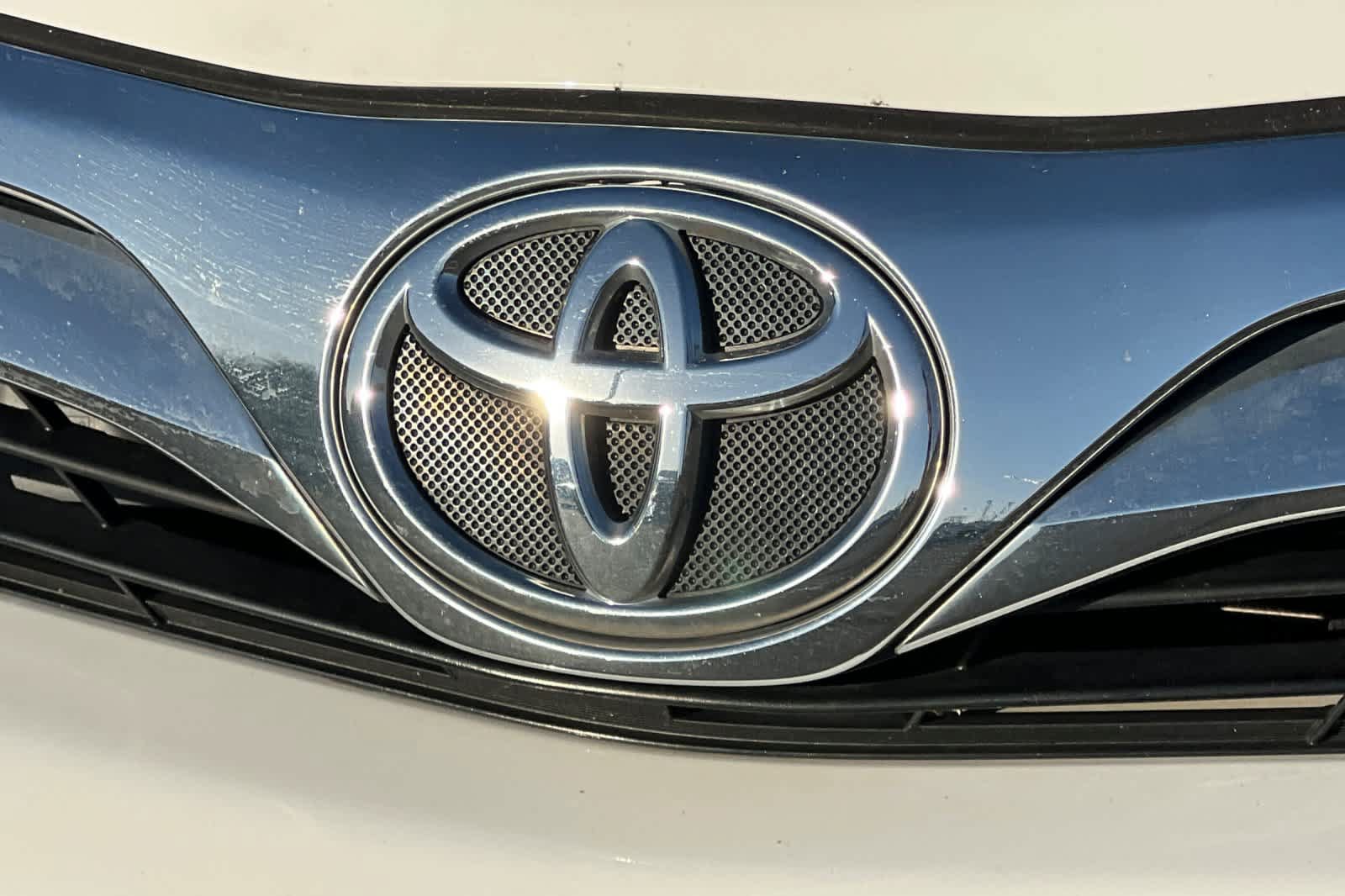 Used 2013 Toyota Camry XLE w/ Leather Pkg FWD image 16
