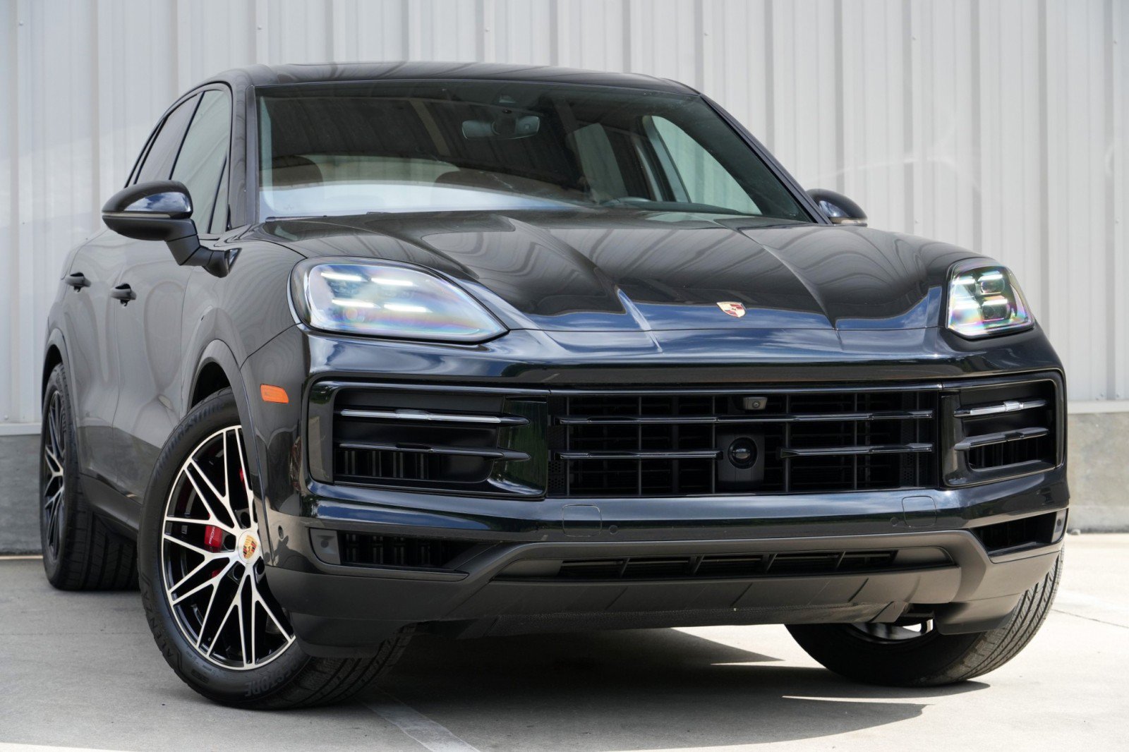 Used 2025 Porsche Cayenne S w/ Premium Package Plus AWD/4WD image 4