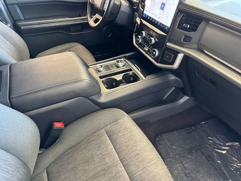 Used 2022 Ford Expedition XLT AWD/4WD image 16