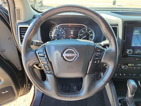 Used 2023 Nissan Frontier SV w/ SV Premium Package image 17