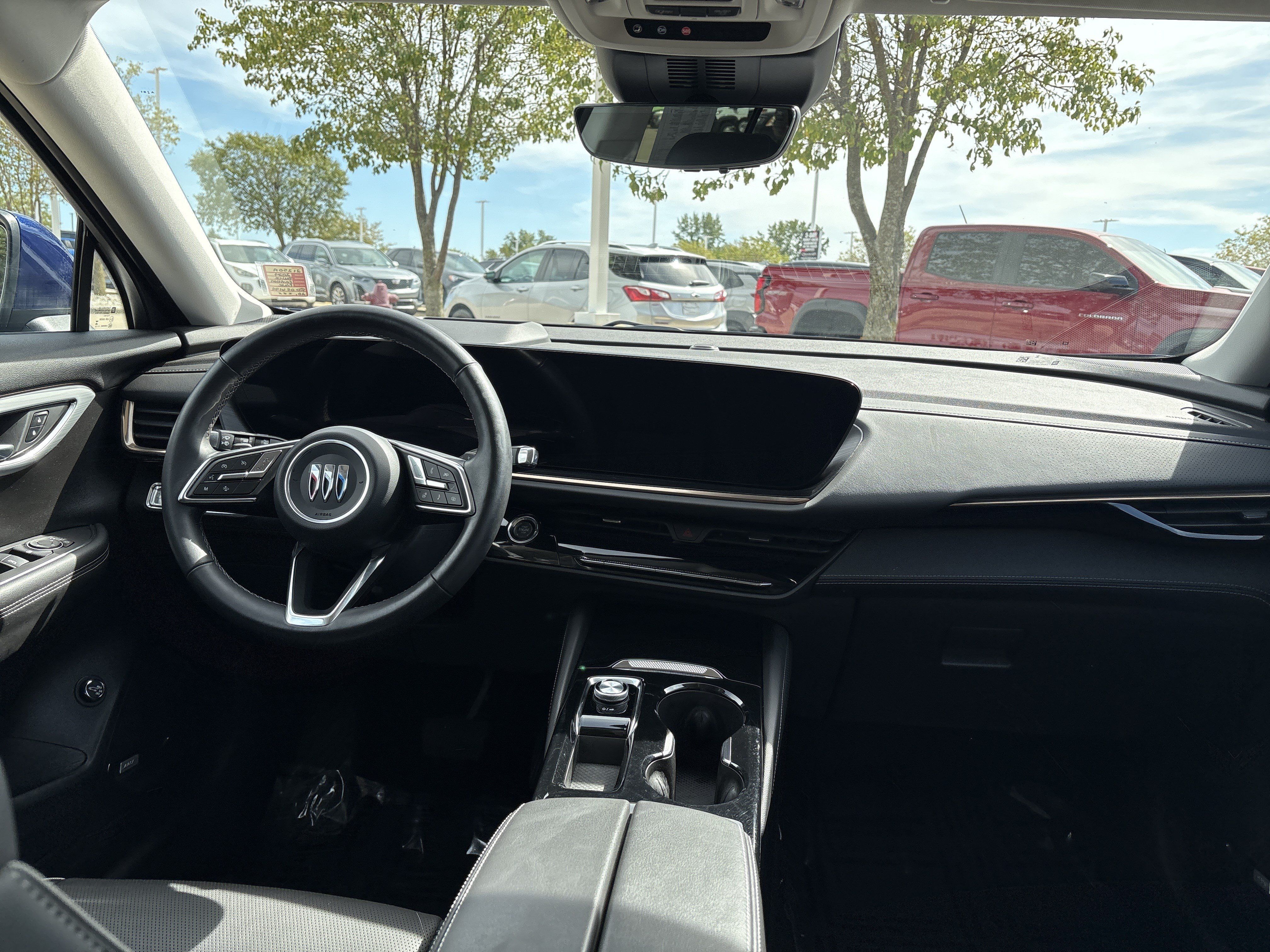 Used 2024 Buick Envision Avenir AWD/4WD image 15