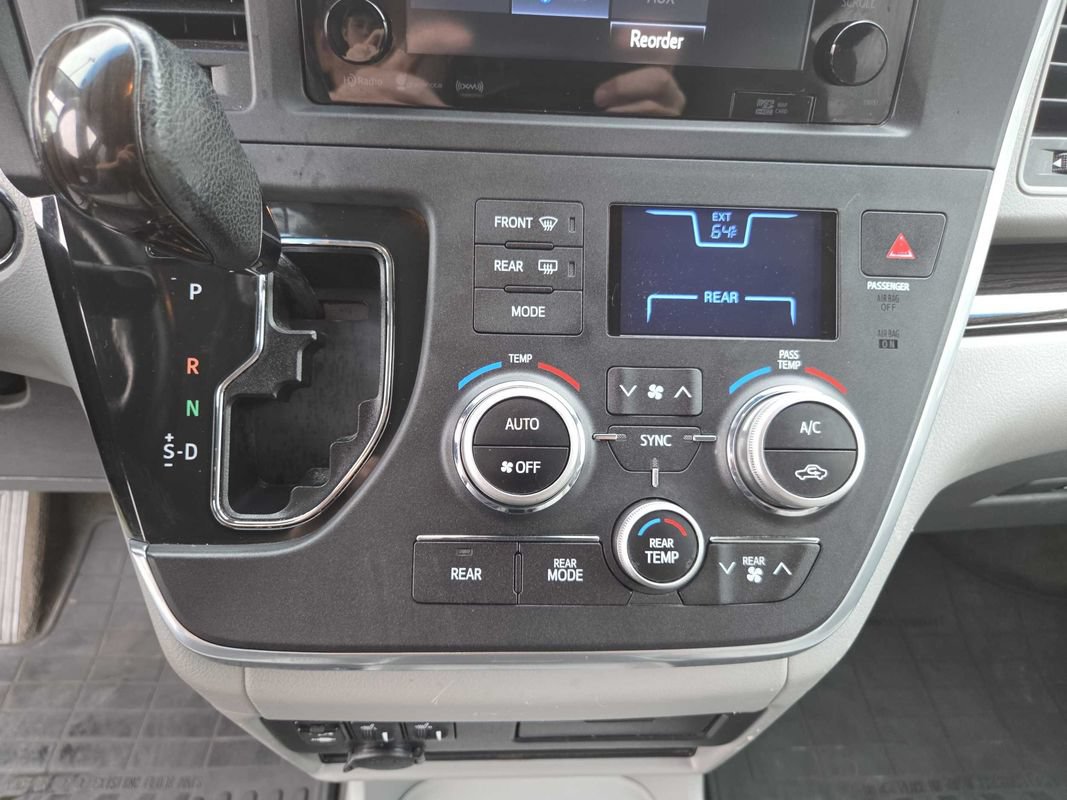 Used 2016 Toyota Sienna XLE w/ XLE Navigation Package AWD/4WD image 25