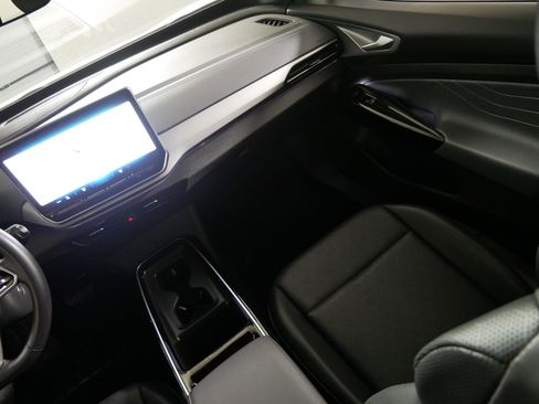 Used 2024 Volkswagen ID.4 Pro S image 11