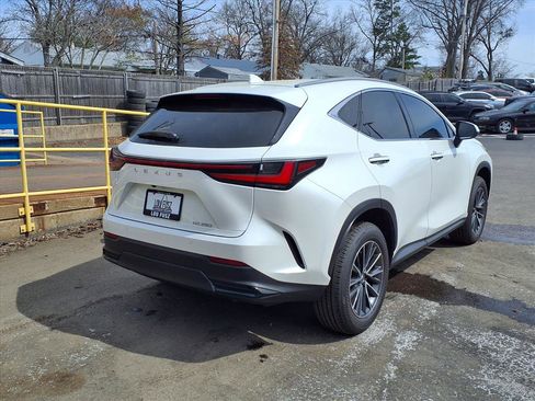 Used 2025 Lexus NX 250 FWD w/ Premium Package image 4