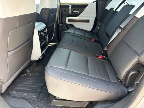 Used 2025 GMC Hummer EV 3X AWD/4WD image 15