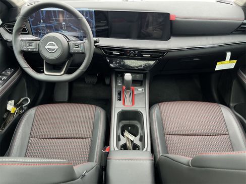 New 2025 Nissan Kicks SR w/ SR Premium Package FWD image 3