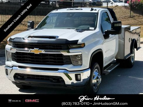 Used 2024 Chevrolet Silverado 3500 LT w/ Convenience Package AWD/4WD image 10