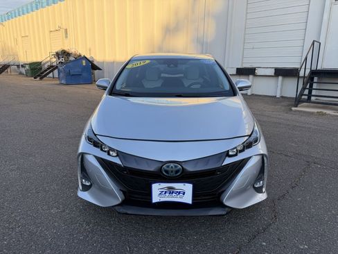 Used 2019 Toyota Prius Prime Plus image 2