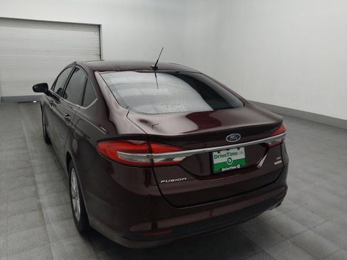 Used 2017 Ford Fusion SE w/ Fusion SE Technology Package image 5