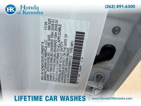 Used 2025 Honda Pilot Sport image 4